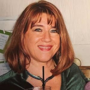 Meet your Posher, Claudia